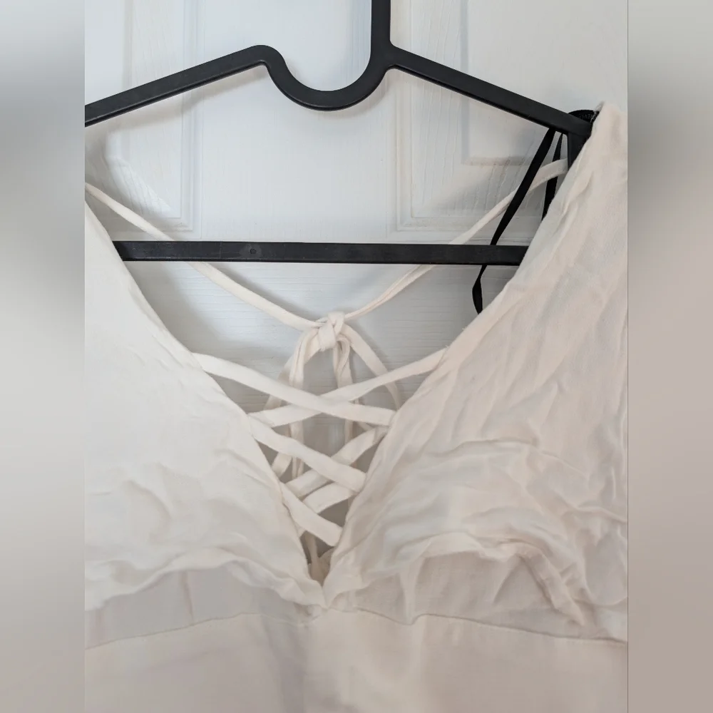 Forever 21 White Flowy Crop-Top - Picture 5 of 8